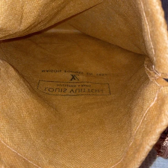 Louis Vuitton Tan Dust Bag with Drawstring - Picture 4 of 4